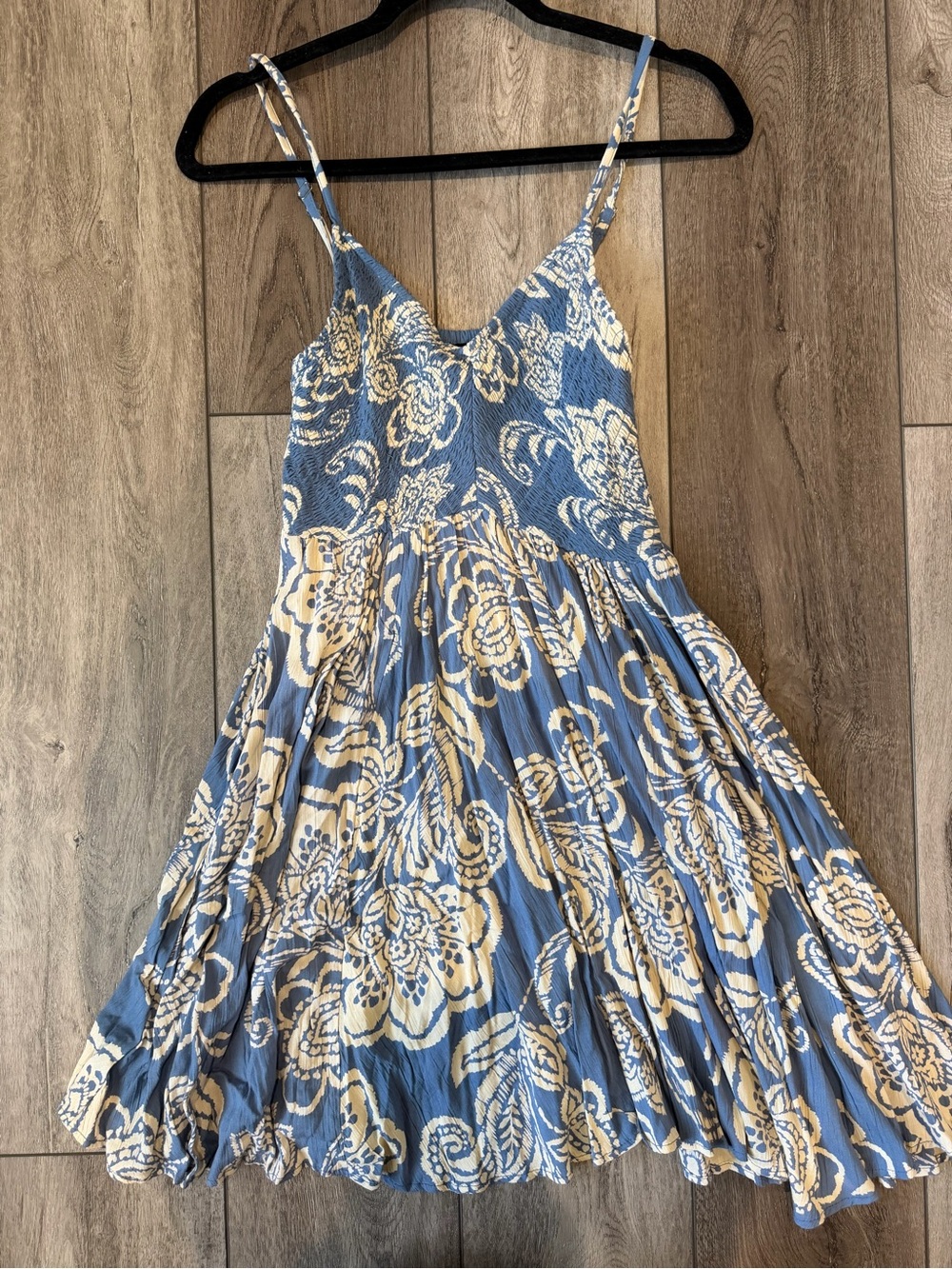 🆕 Angie- Blue and Cream Floral Spaghetti-Strap Sundress (M)